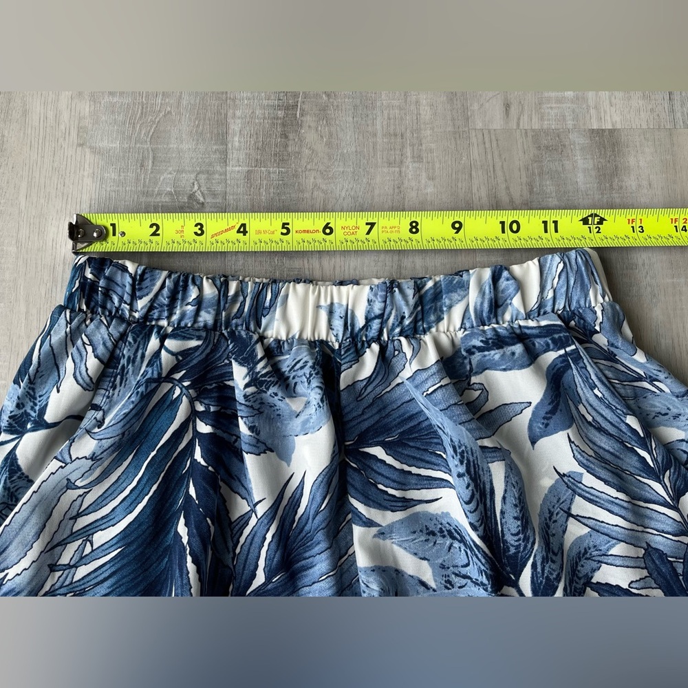 TYCHE White & Blue Palm Leaf Print Shorts Size Small - Picture 4 of 5